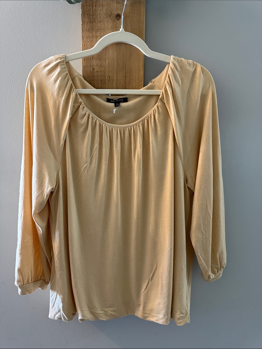 AK ANNE KLEIN Soft Scoop-Neck Peasant Top in Pale Yellow, M, NWTs